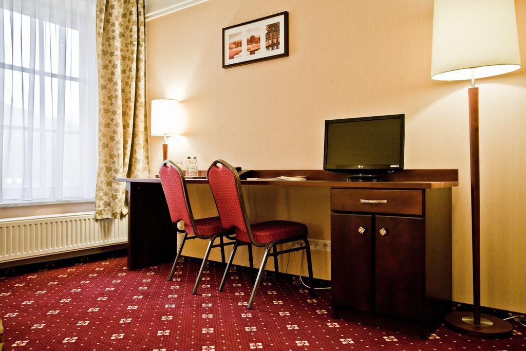 Hotel Stara Szmergielnia بييلسكو بياوا الغرفة الصورة