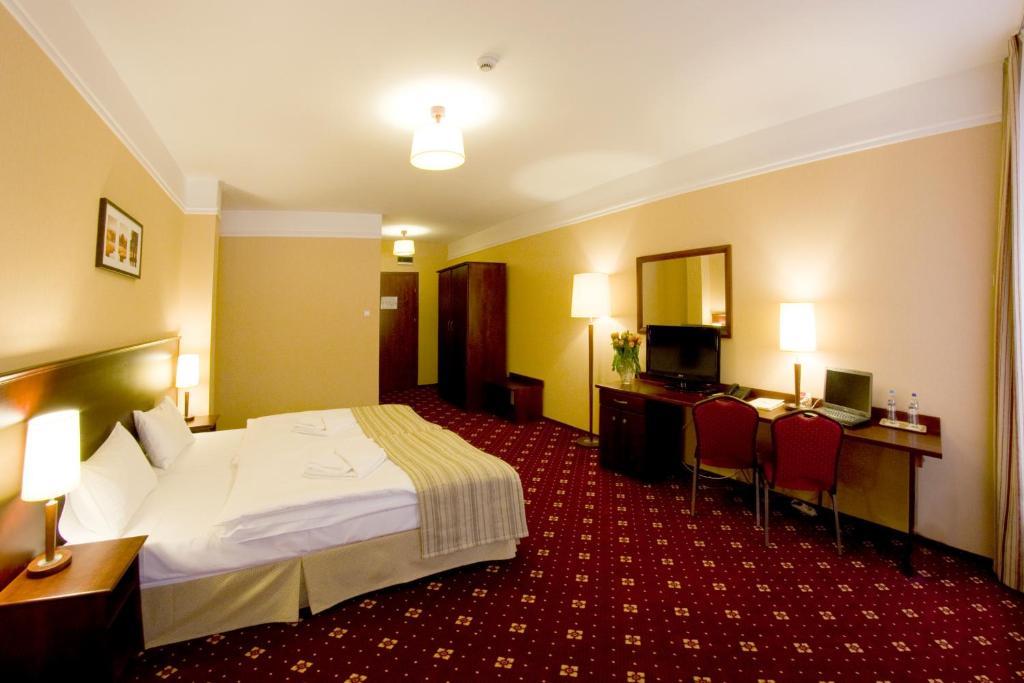 Hotel Stara Szmergielnia بييلسكو بياوا الغرفة الصورة